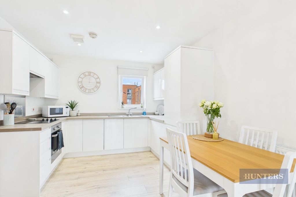 Property photo 3 of 13 Cam05152G0-Pr0194-Still009.Jpg