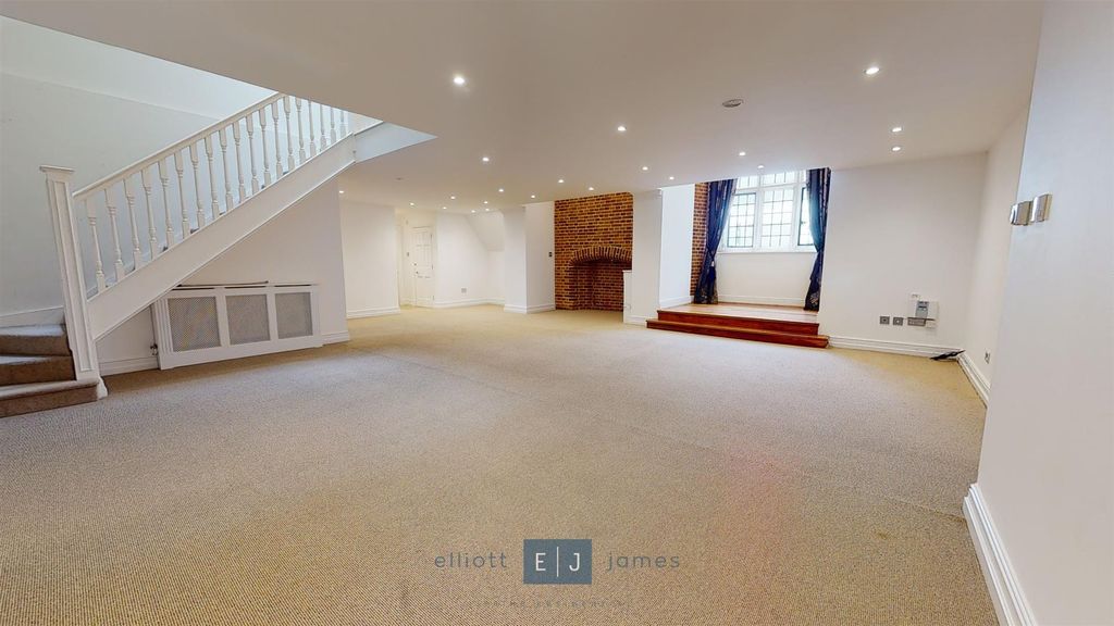 Property photo 3 of 29