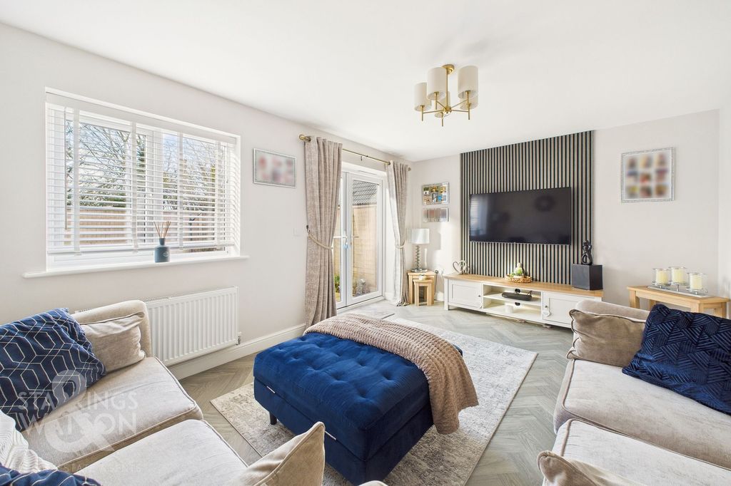 Property photo 2 of 23