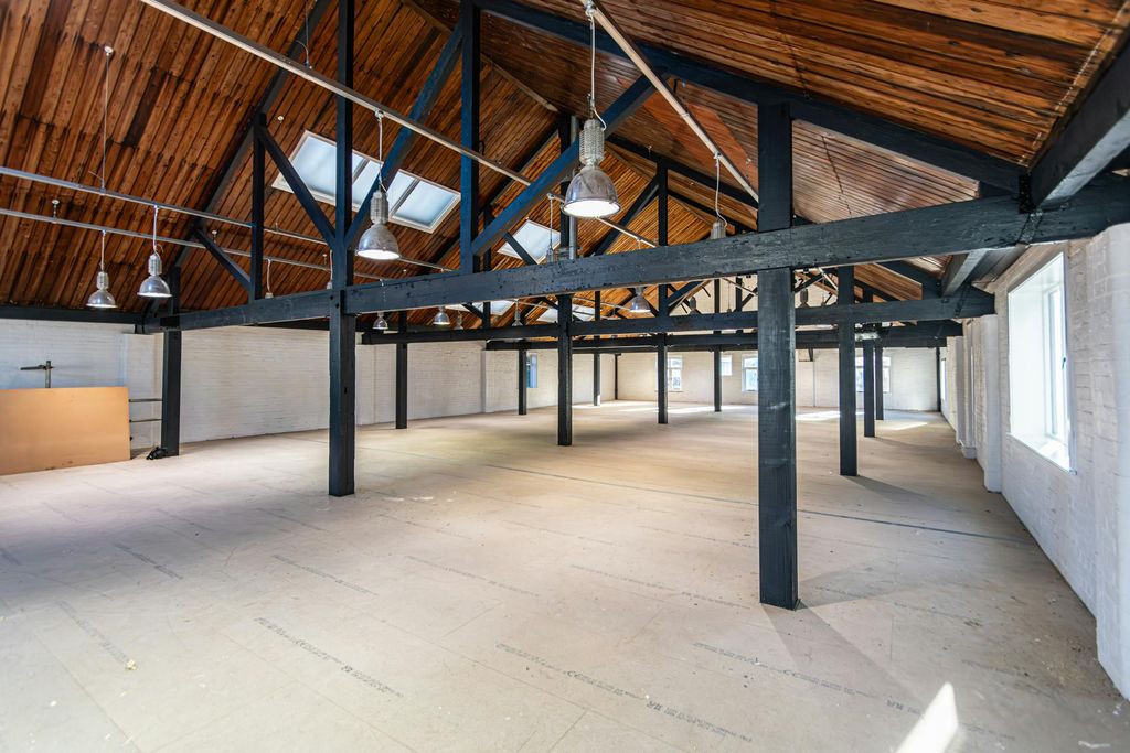 Property photo 2 of 11 5.Jpg