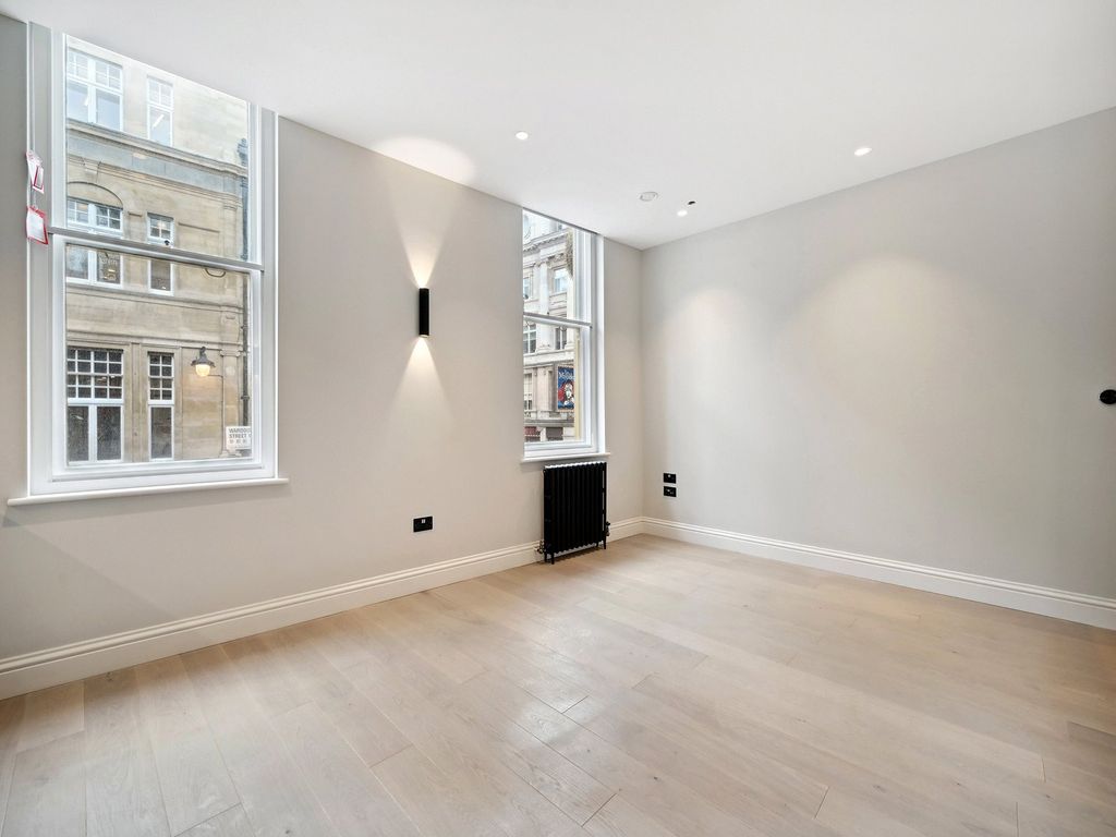 Property photo 2 of 11 Shaftesbury Avenue