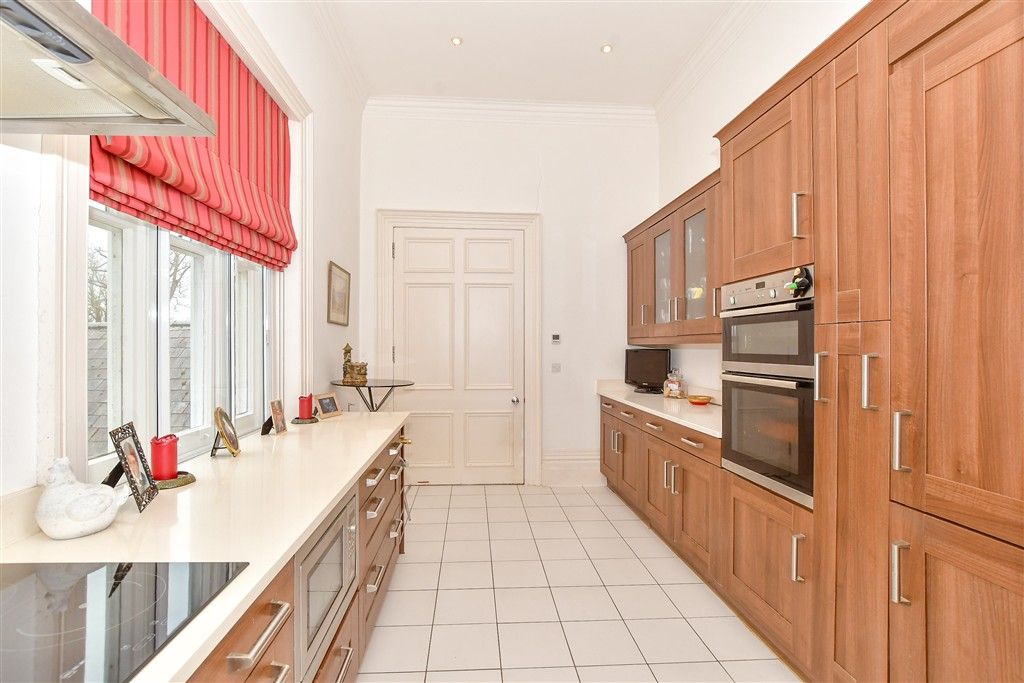 Property photo 3 of 13 Kitchen