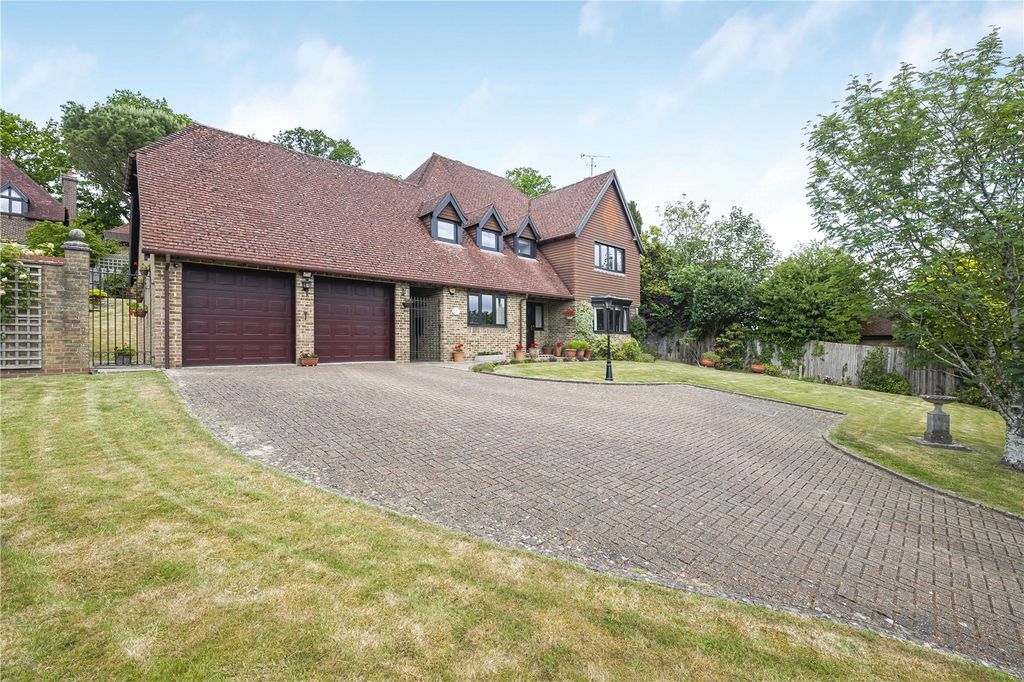 Property photo 1 of 26 Approach