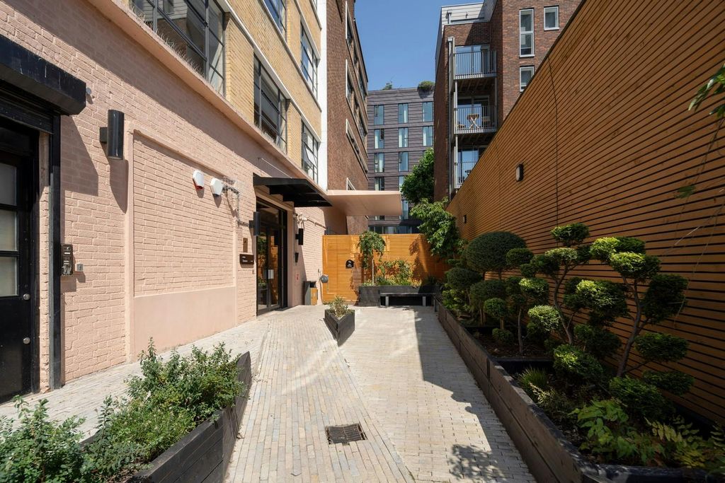 Property photo 3 of 9 External Courtyard