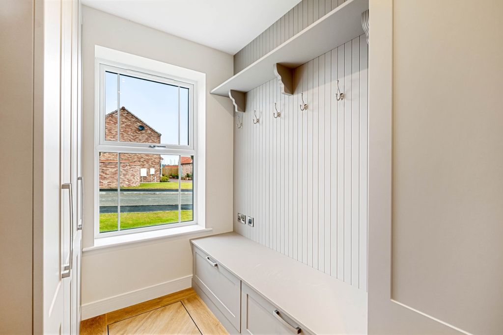 Property photo 3 of 27 4121965