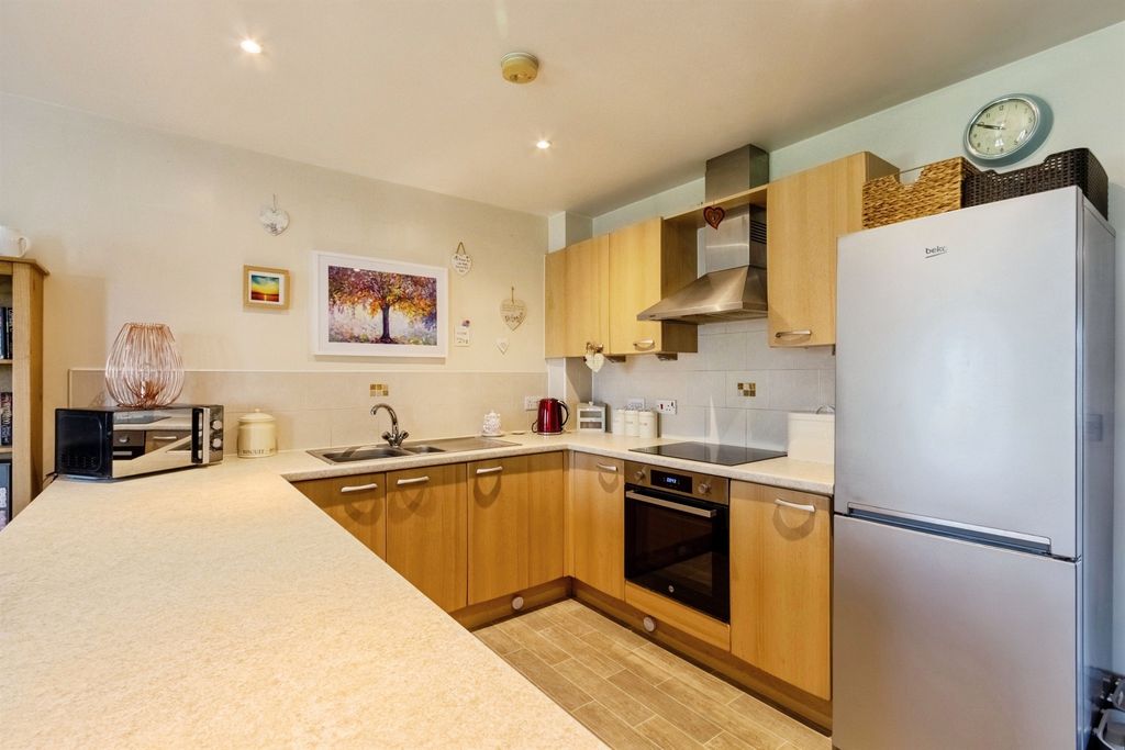 Property photo 2 of 10