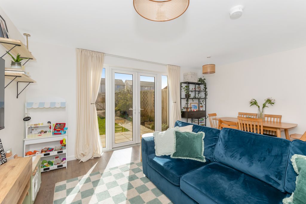 Property photo 2 of 19 Property Image 3