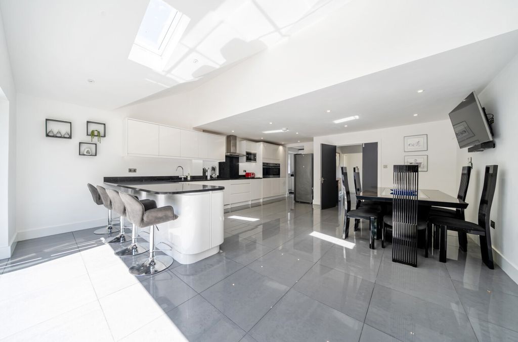 Property photo 3 of 22 1469454-14-6A281B...