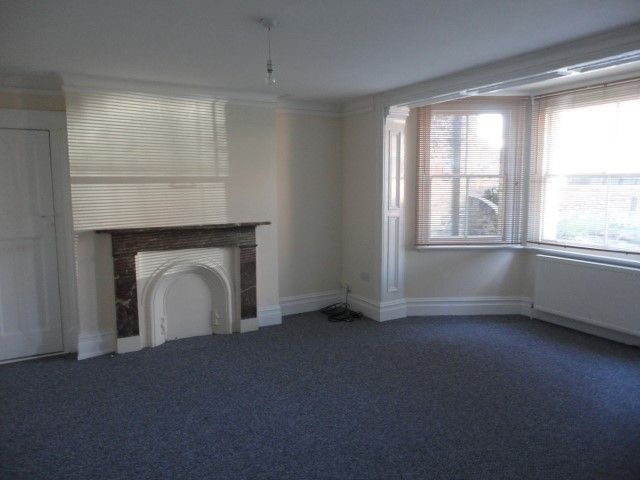 Property photo 2 of 12 Lounge