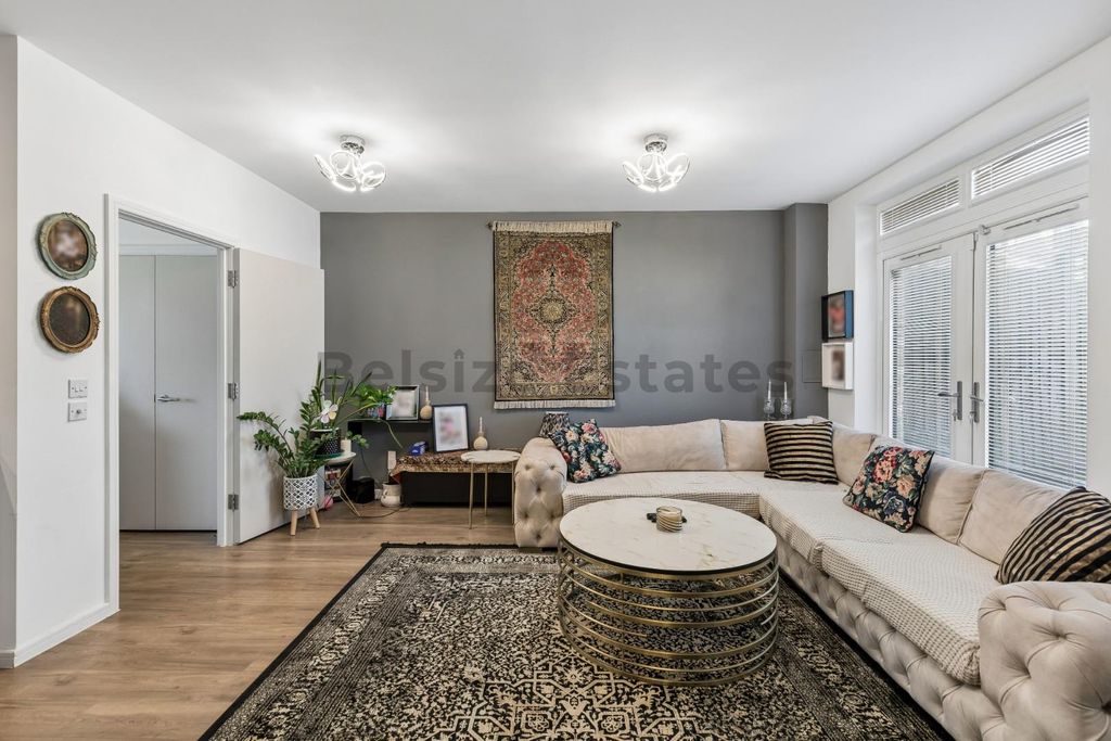 Property photo 3 of 14