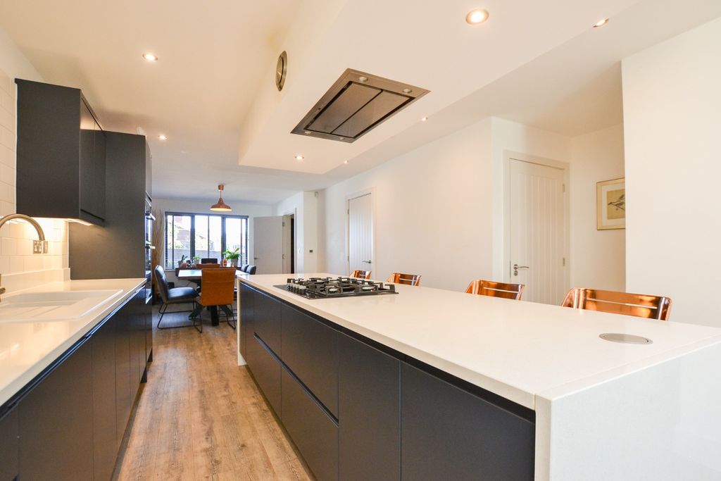 Property photo 1 of 21 3321720