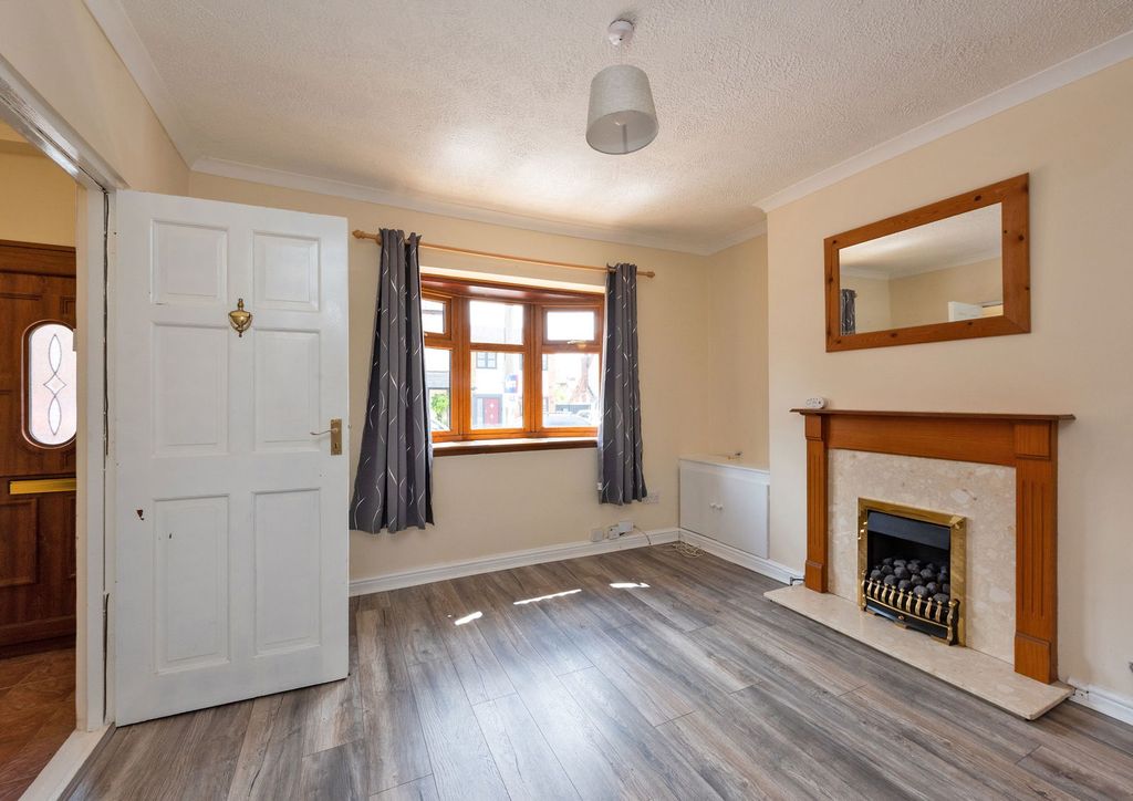 Property photo 2 of 24