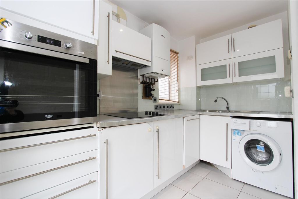 Property photo 3 of 6