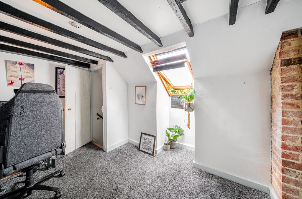 Property photo 3 of 12 1328517-13-687E29...