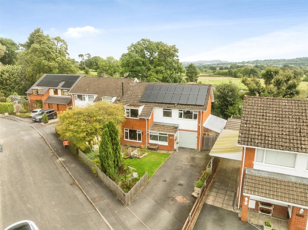 Property photo 1 of 22 12Acortayparkllanyrellandrindodwellsld16dt-48.Jpg