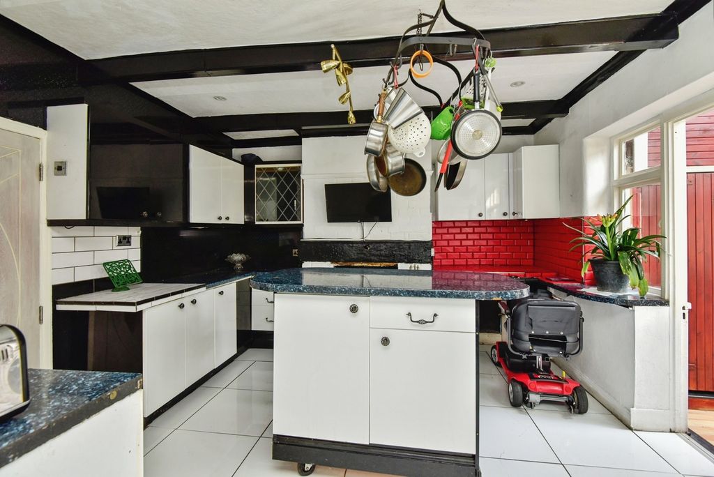 Property photo 3 of 17 Pbox-Img.Jpg