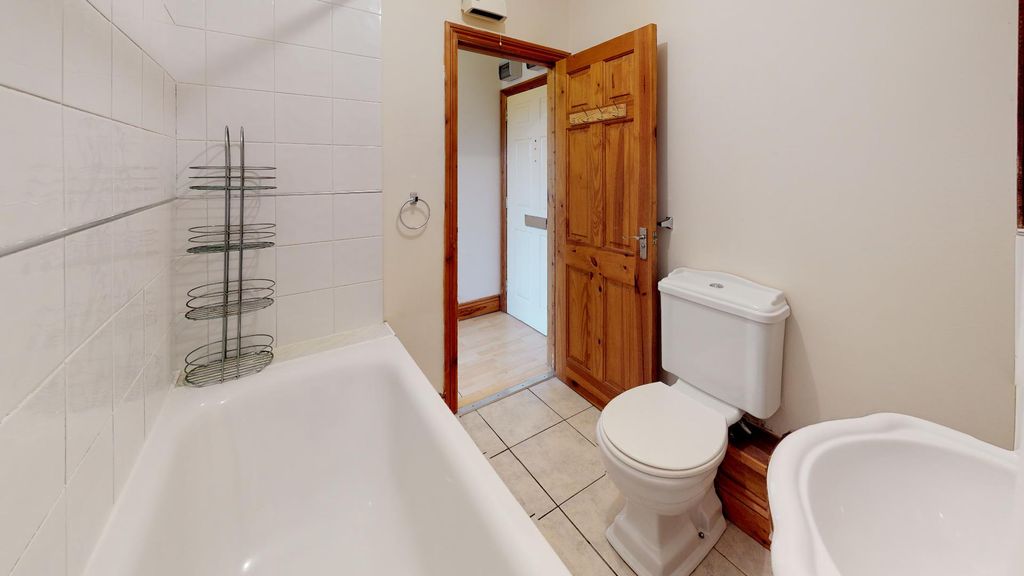 Property photo 2 of 6 Images