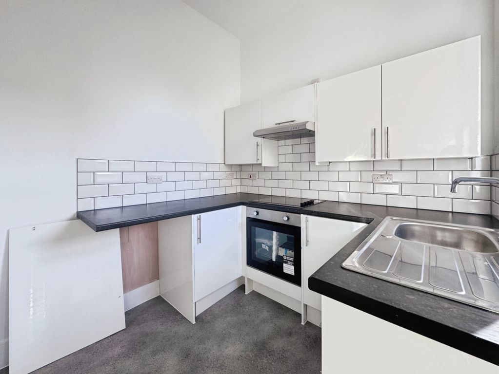 Property photo 2 of 9 Kitchen