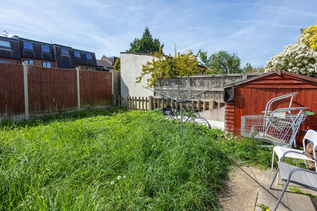 Property photo 2 of 16