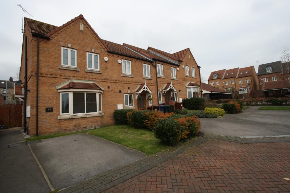 Property photo 1 of 9 Approachdownstairs Wcloungekitchenbedroom 1Bedroom 2Bedroom 3Bathroomgarden
