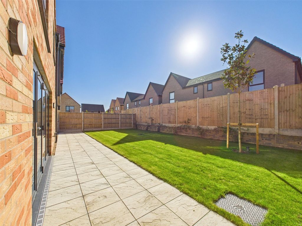 Property photo 3 of 19 Picture No. 37