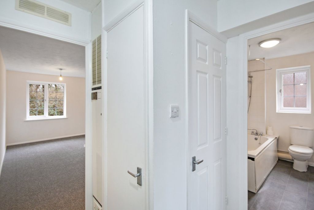 Additional image 11 of 1 bed maisonette for saleThe Dell, East Grinstead RH19