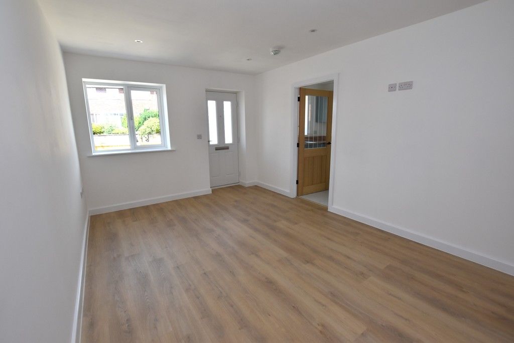 Property photo 2 of 12 Img_74999_14_Large