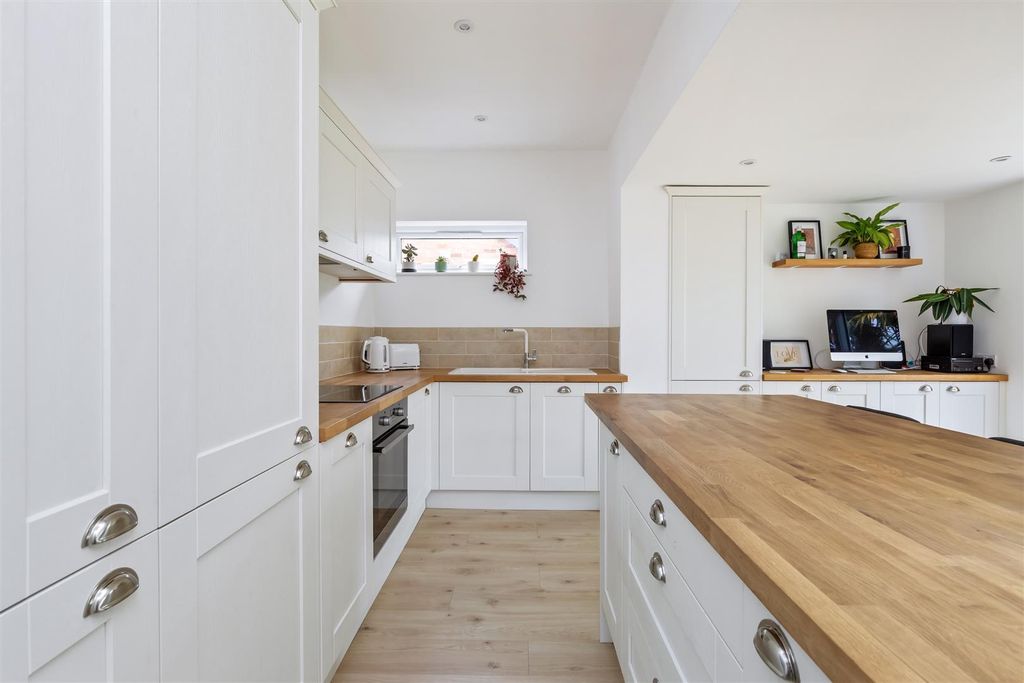 Property photo 3 of 12 Hammy Lane-8.Jpg