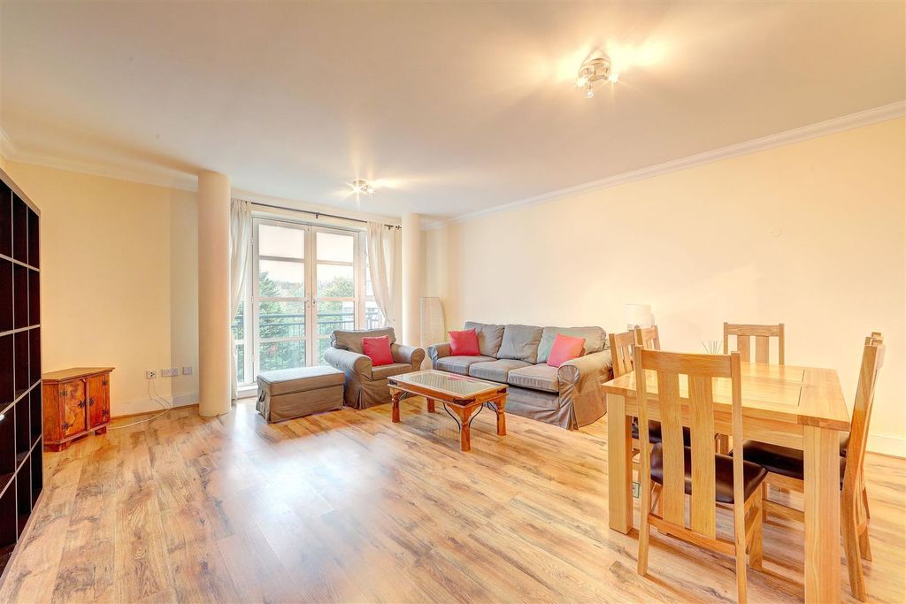 Property photo 1 of 9 Lounge 2.Jpg
