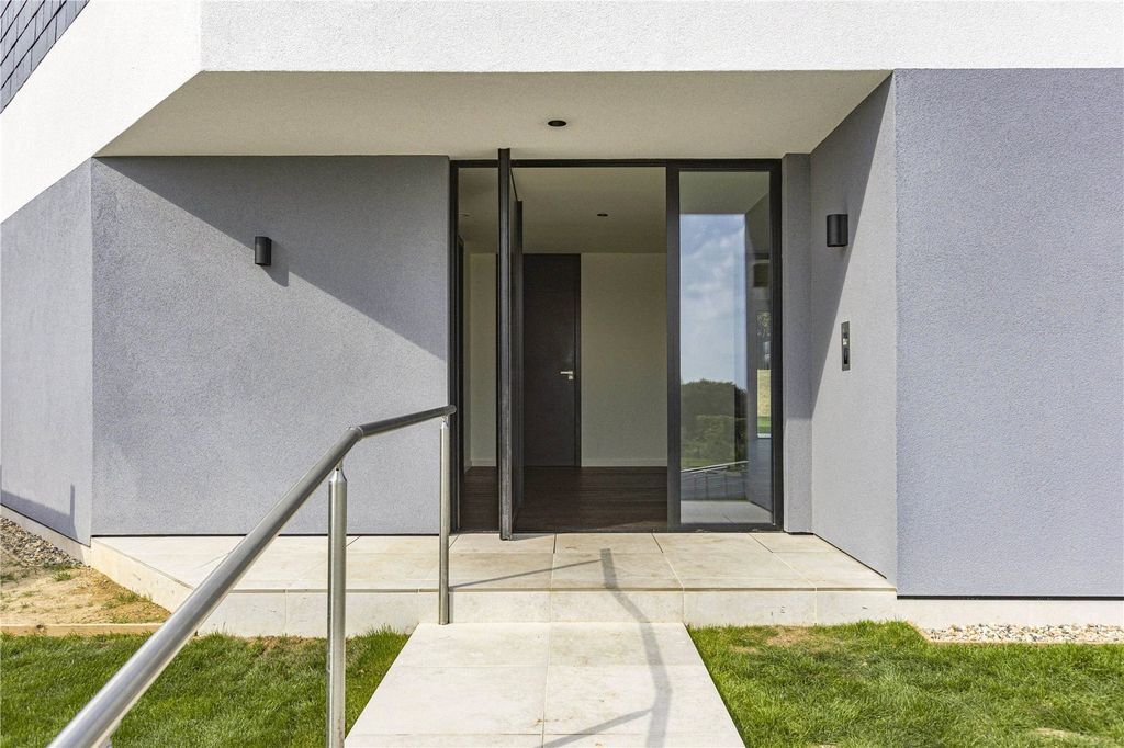 Additional image 48 of 6 bed detached house to rentRosebury Close, Goffs Oak, Waltham Cross, Hertfordshire EN7