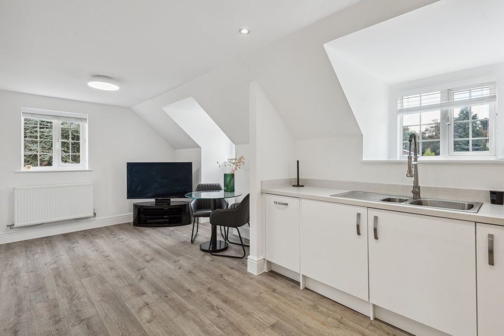 Property photo 3 of 20 Kitchen