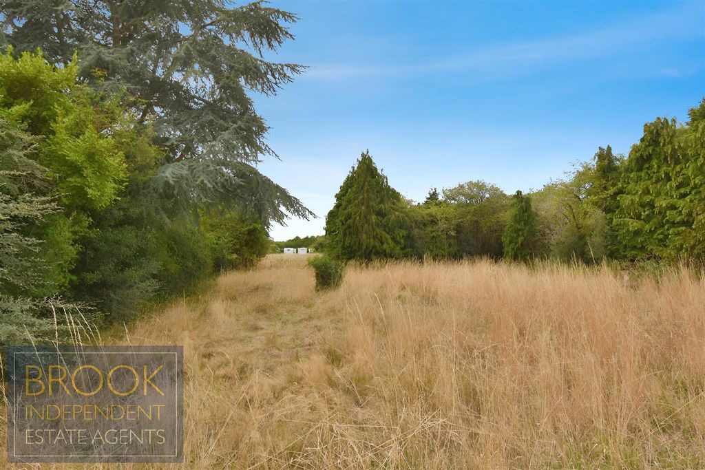 Property photo 3 of 6 354E968B-Ha 20Garden 202.Jpg