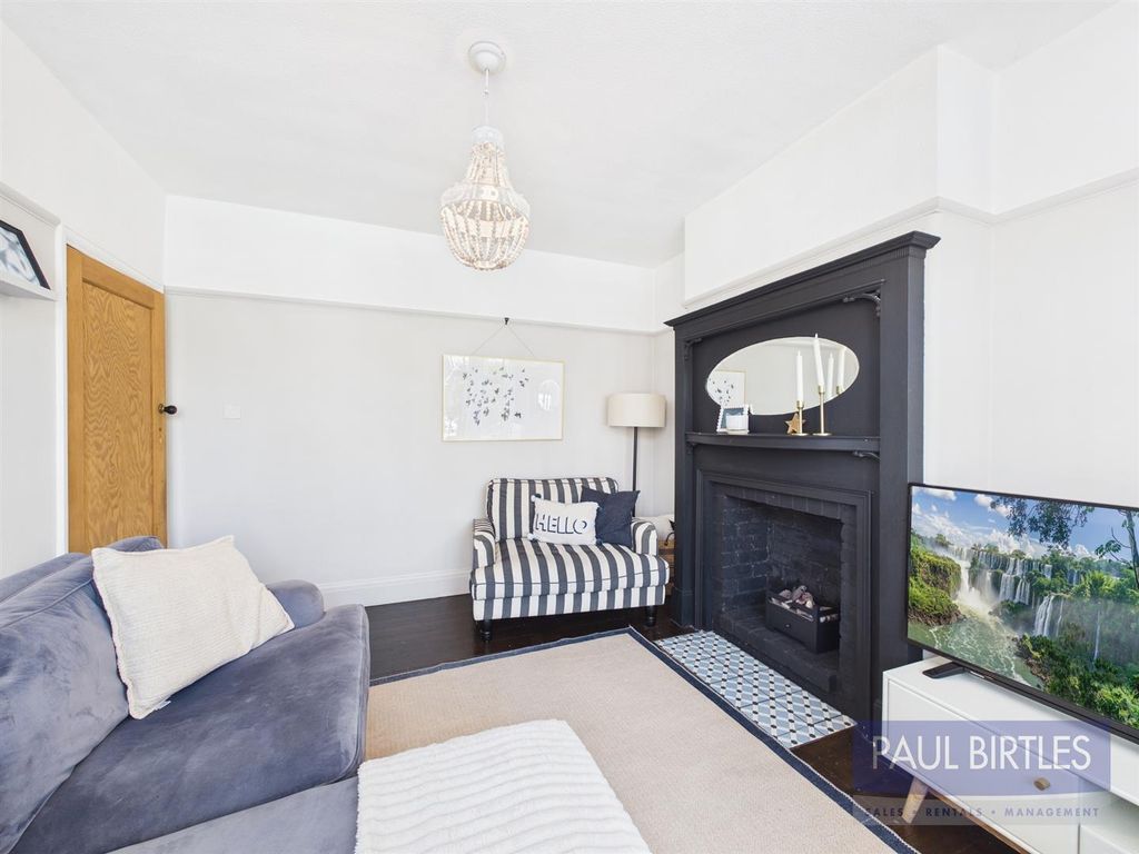 Property photo 3 of 30 Cam04378G0-Pr0322-Still024.Jpg