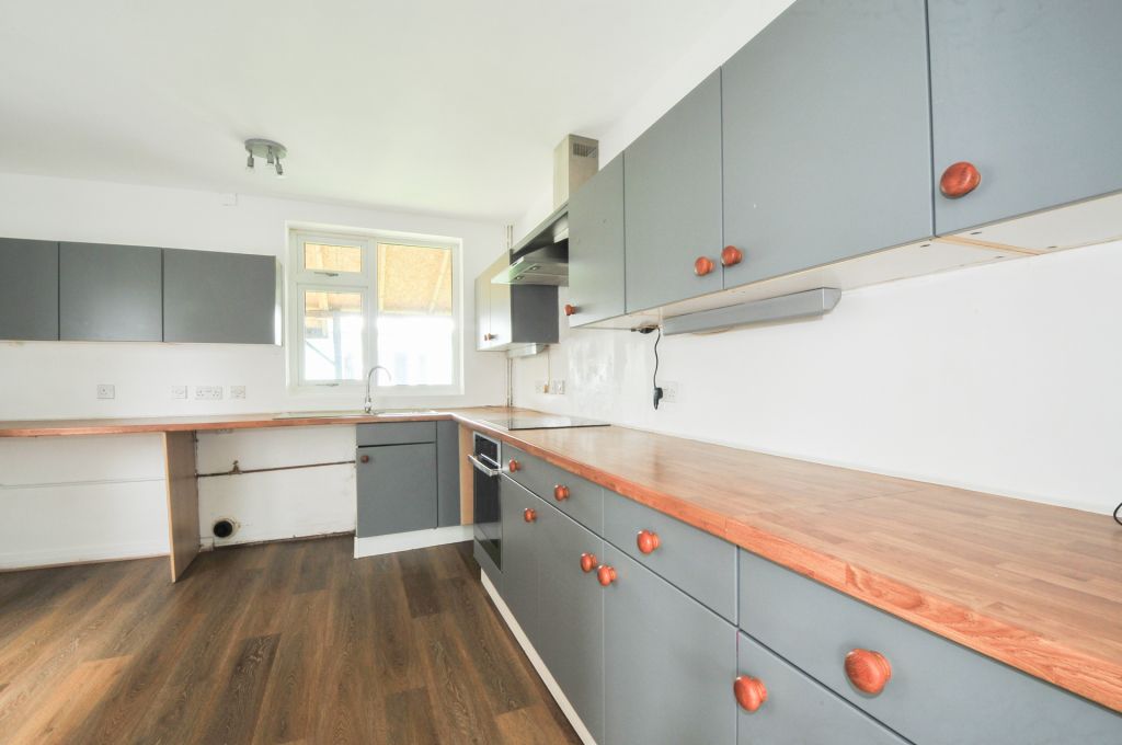 Property photo 3 of 24