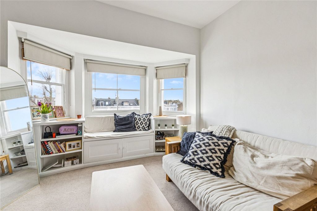 Property photo 3 of 7 Picture No. 32