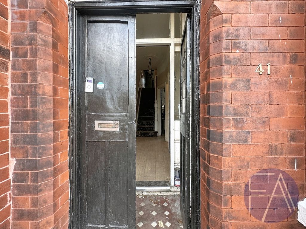 Property photo 2 of 17 4709832