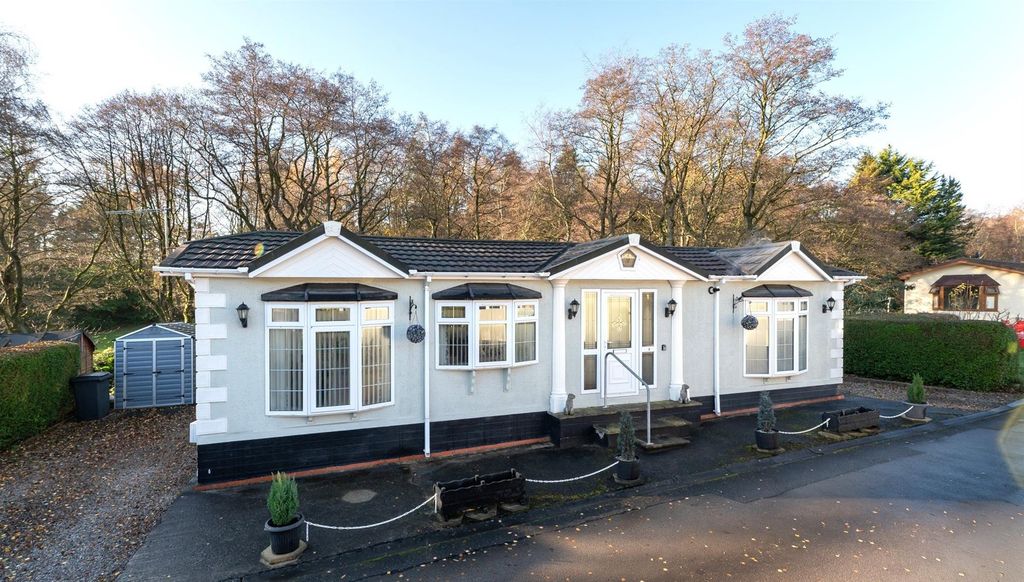 Property photo 1 of 25 St Helenas