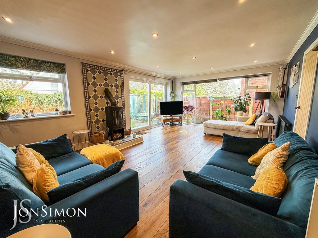 Property photo 2 of 30