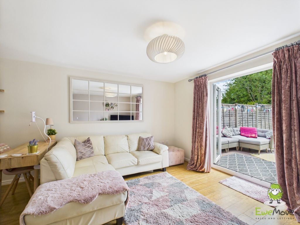 Property photo 2 of 26 Ewemove Basingstoke Estate Agents