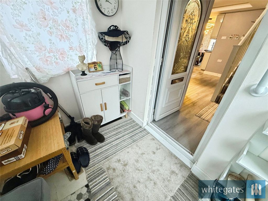 Property photo 3 of 23 Picture No. 16