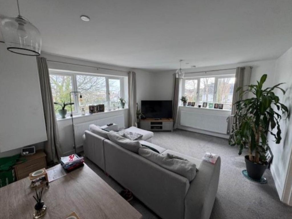 Property photo 2 of 8