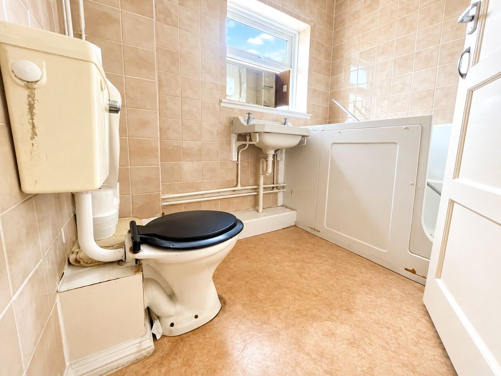 Property photo 3 of 5 Picture No. 11