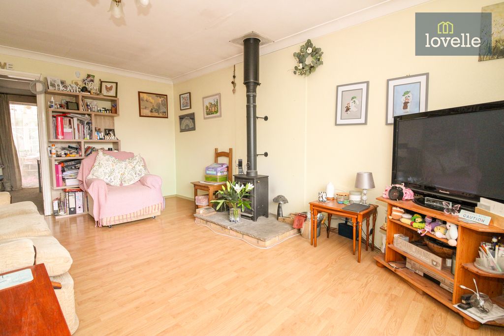 Property photo 3 of 17