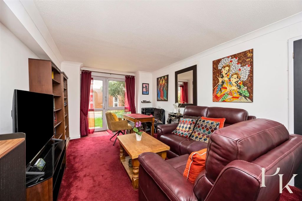 Property photo 2 of 19