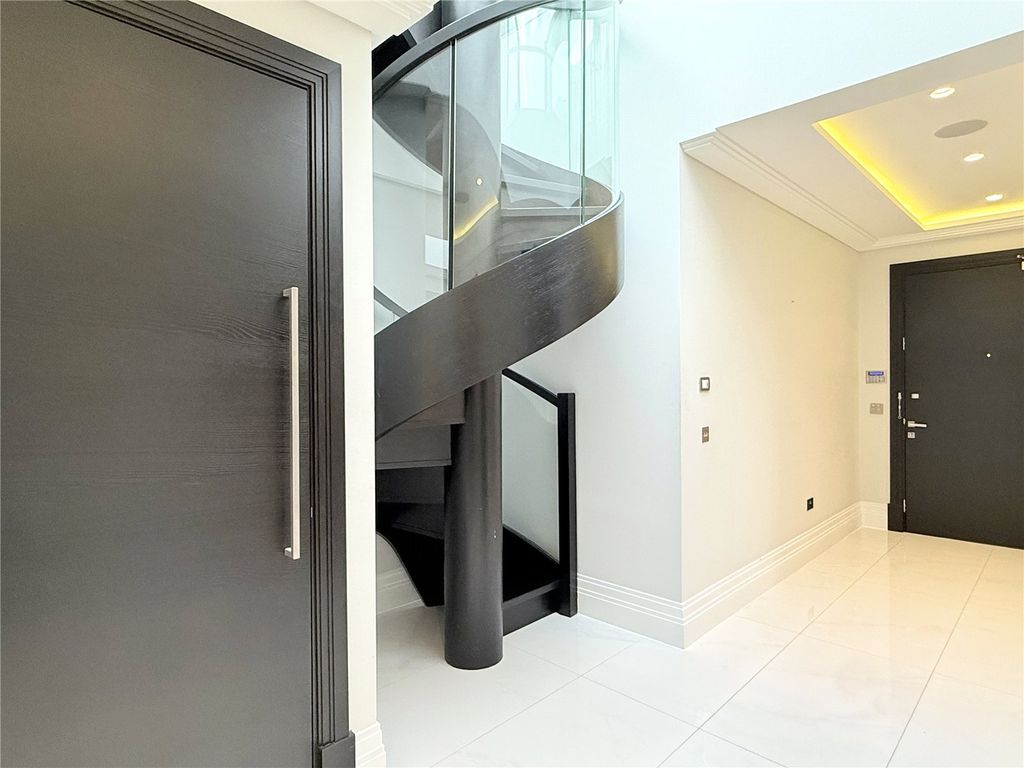 Property photo 3 of 31 Picture No. 34