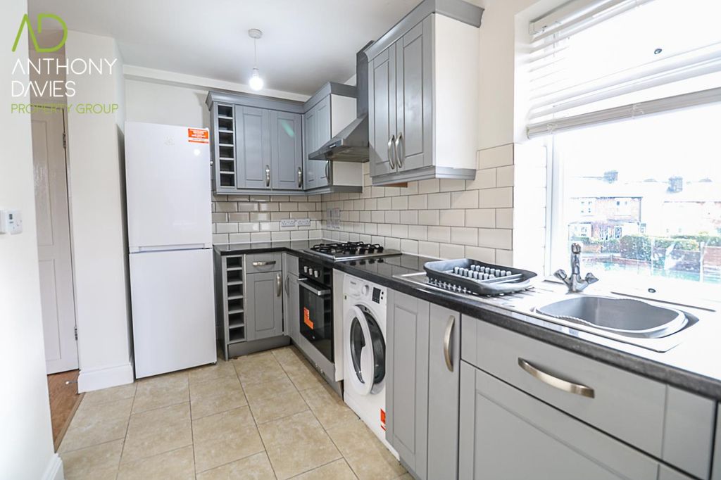 Property photo 3 of 10 Img_7058-2.Jpg