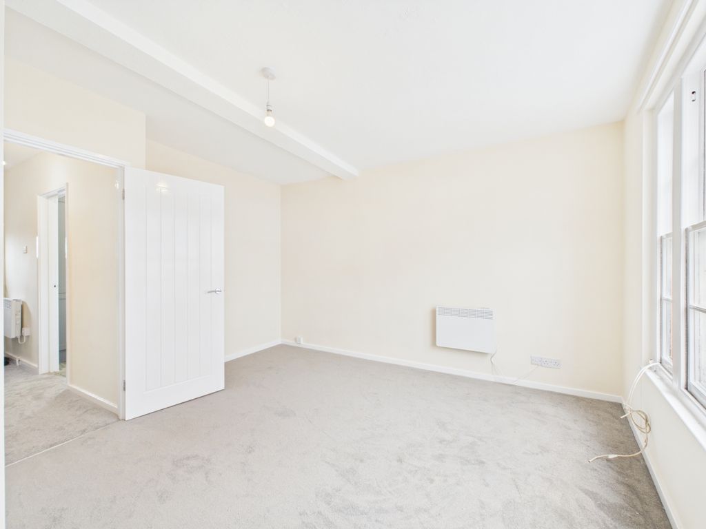 Property photo 2 of 15 Cam01791G0-Pr0159-Still005