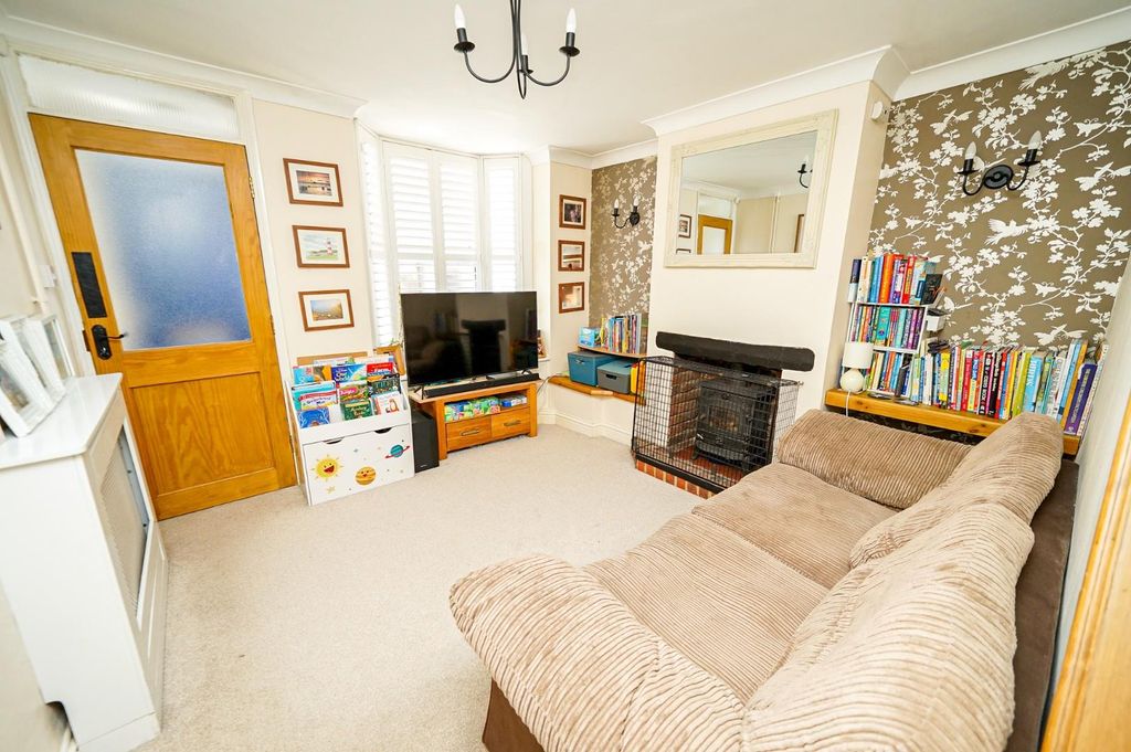 Property photo 2 of 19