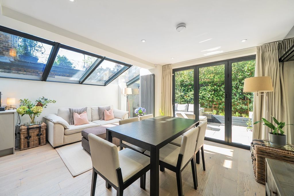 Property photo 2 of 18 Picture No. 22