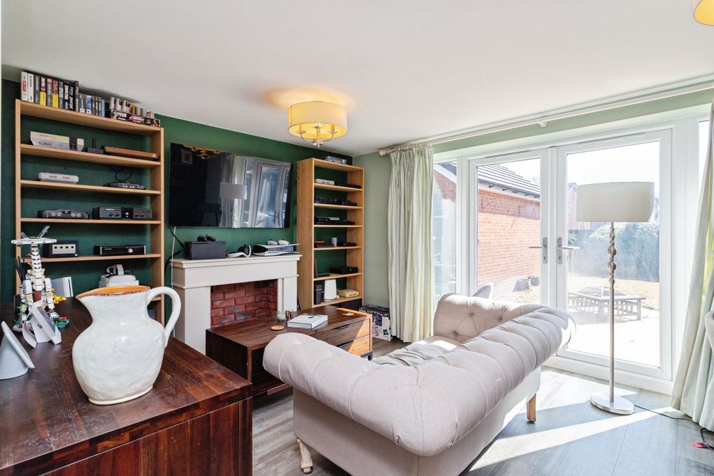 Property photo 2 of 19